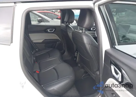 2025 Jeep Compass Limited 4X4 z USA, uszkodzony, nr VIN 3C4NJDCN6ST595346